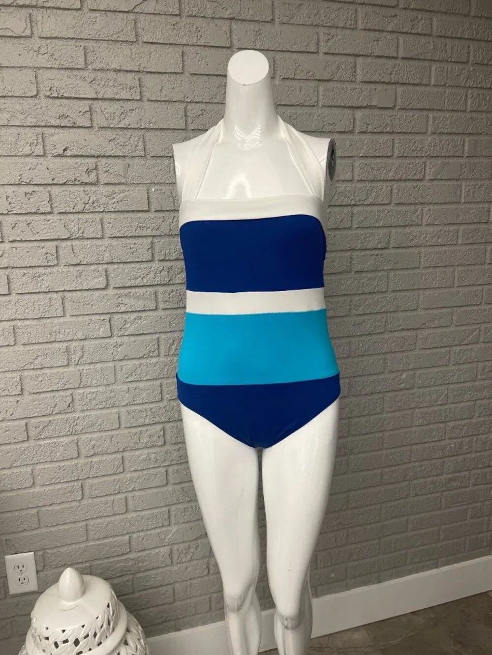 LAUREN Ralph Lauren Bel Air One Piece Color Block Swimsuit Size 8